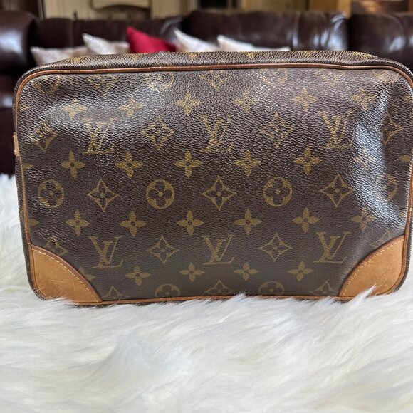 Authentic Louis Vuitton Monogram Compiegne 28 Clutch/Toiletry Bag - Picture 6 of 14